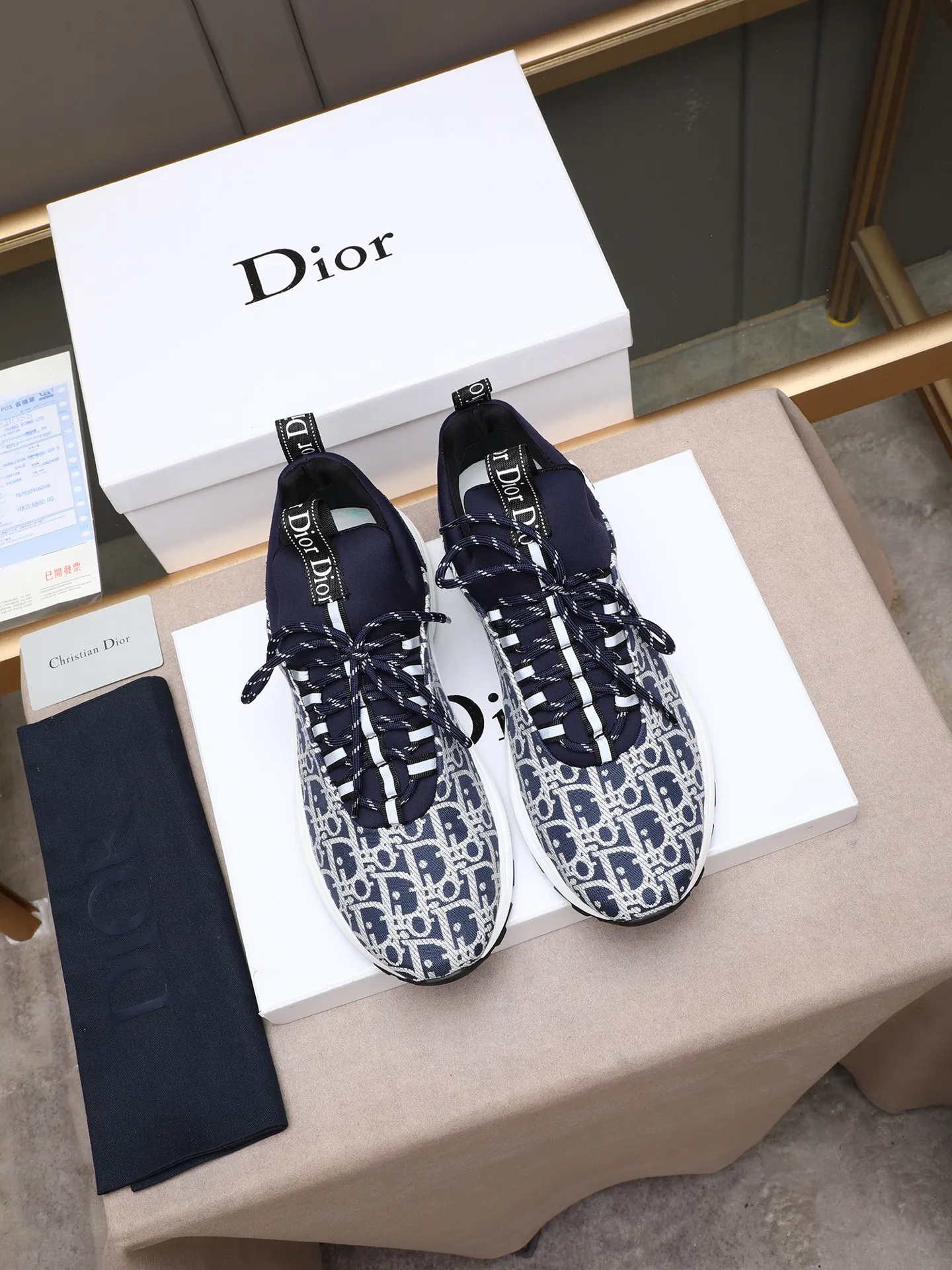 Men's shoes 💰440 💰Dior [Dior] 😘😘High-end series of casual men's shoes, simple and elegant👍👍👍The upper is made of first-layer genuine leather spliced ​​with Dior's special material [sun][sun]; imported first-layer sheepskin lining; special outsole, wear-resistant, lightweight, the overall design is harmonious and unified without lacking personality 👣🌟✨You deserve it! 3 colors😍Sizes 38~44. (45 custom-made) The picture above is a big seller🔥🔥🔥